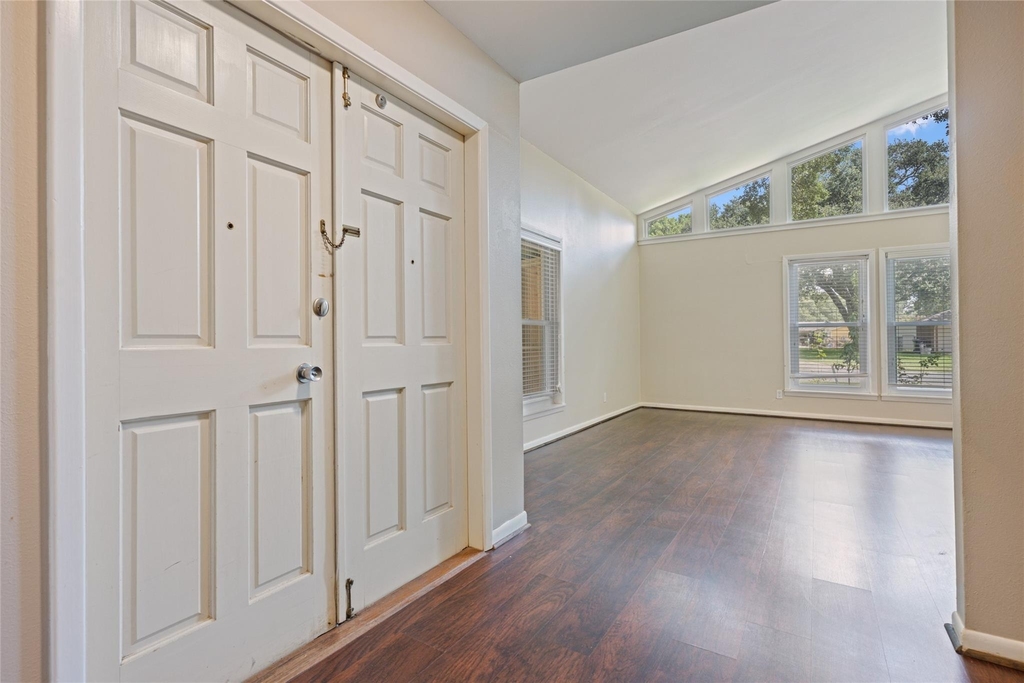 3808 Avenue O - Photo 10