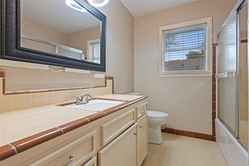 3808 Avenue O - Photo 27
