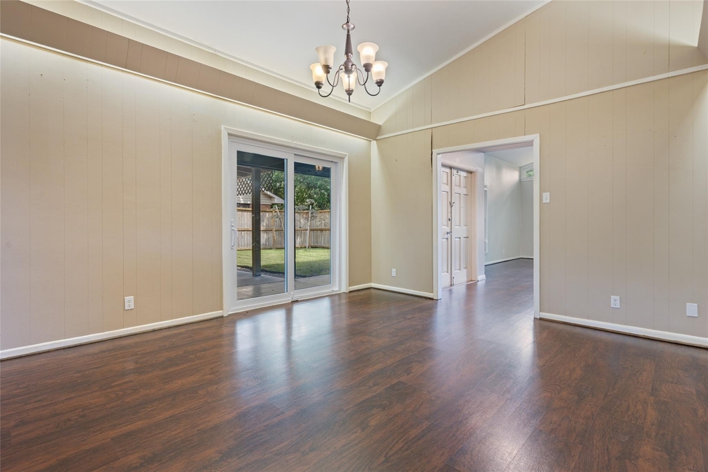 3808 Avenue O - Photo 16