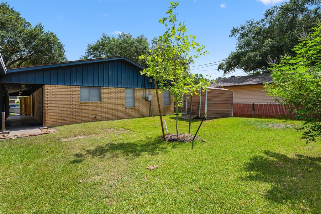 3808 Avenue O - Photo 32