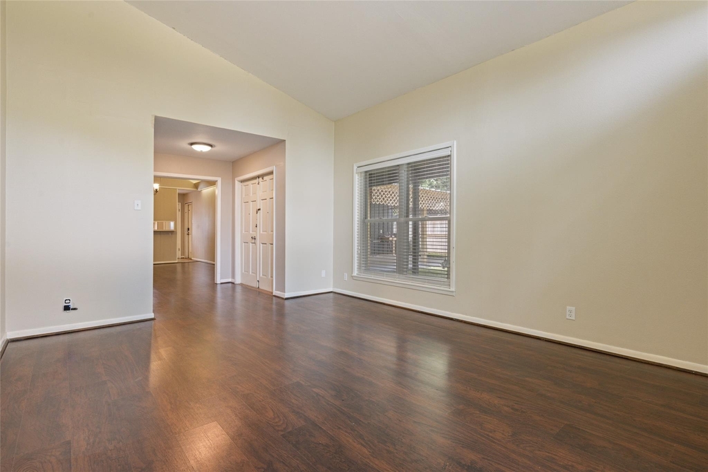 3808 Avenue O - Photo 13