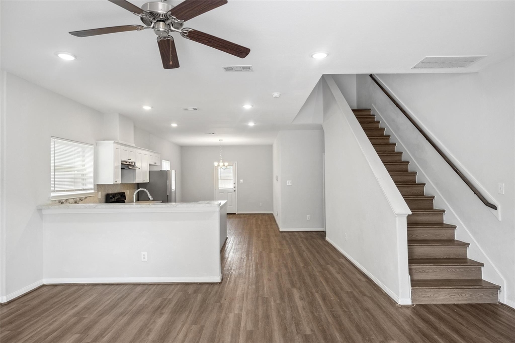 9018 Everglade Drive - Photo 3