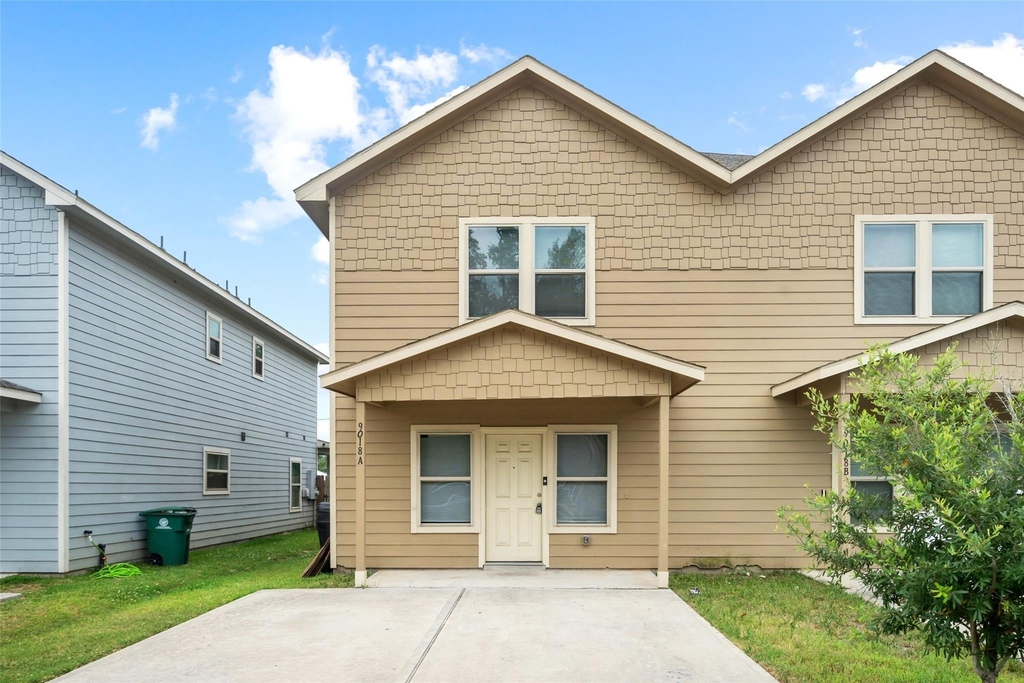 9018 Everglade Drive - Photo 1