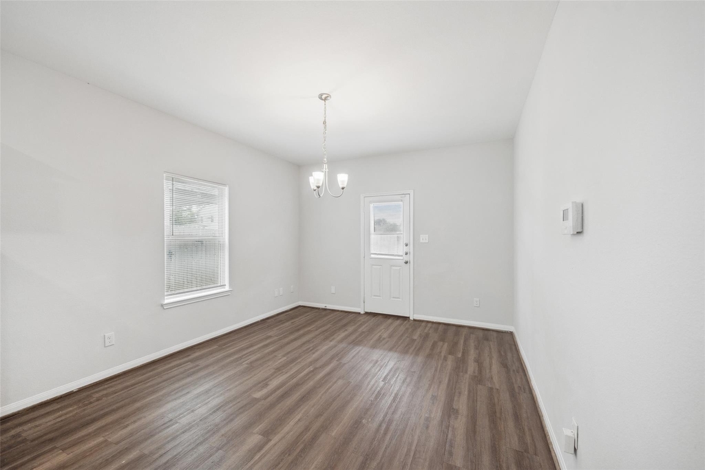 9018 Everglade Drive - Photo 7