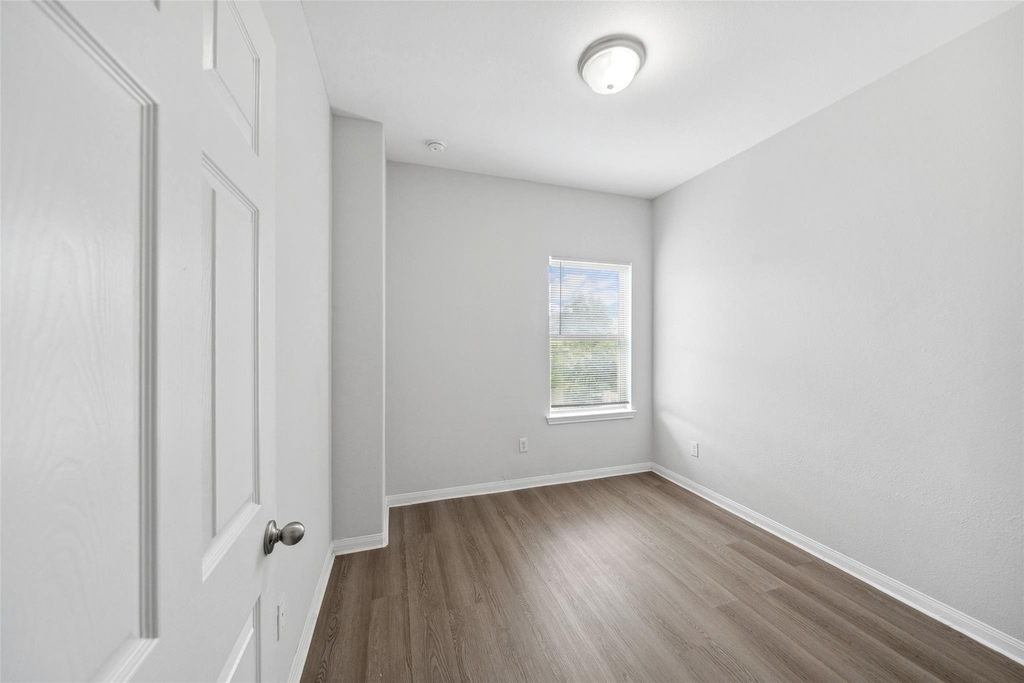 9018 Everglade Drive - Photo 13