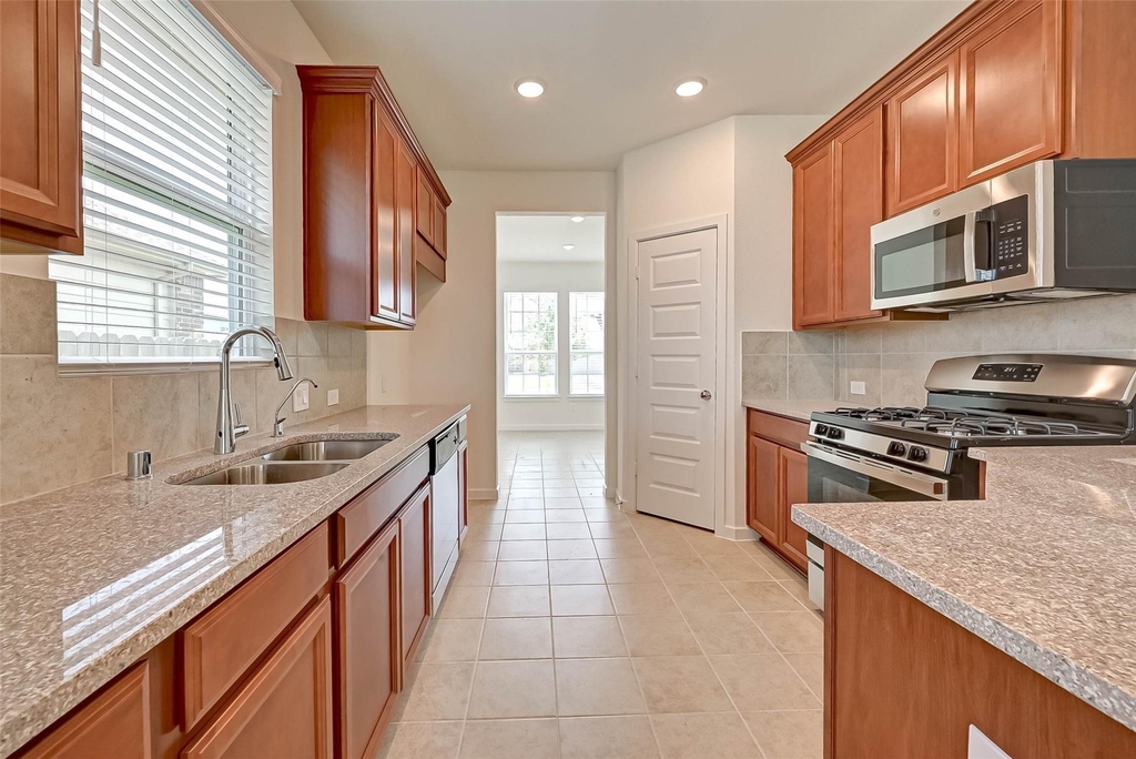8022 Pinebrook Arbor Court - Photo 14