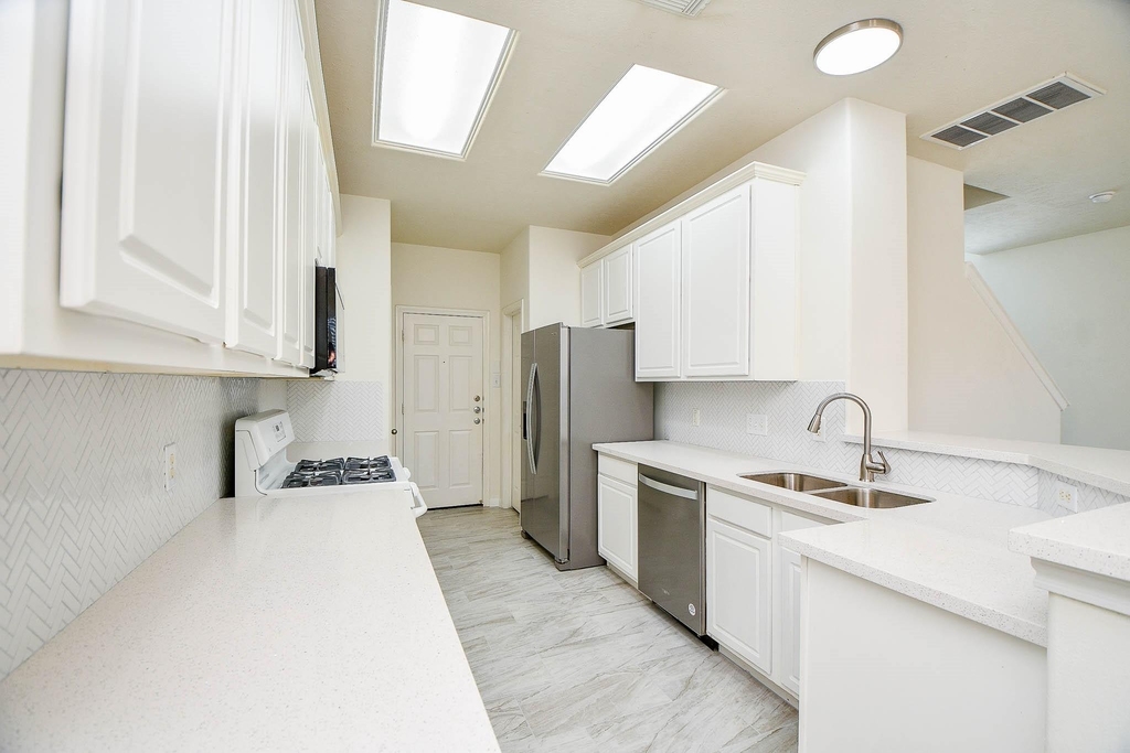 5607 Stonecloud Lane - Photo 18