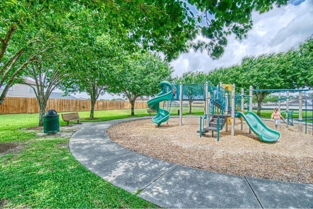 1907 Wooded Acres Drive - Photo 18