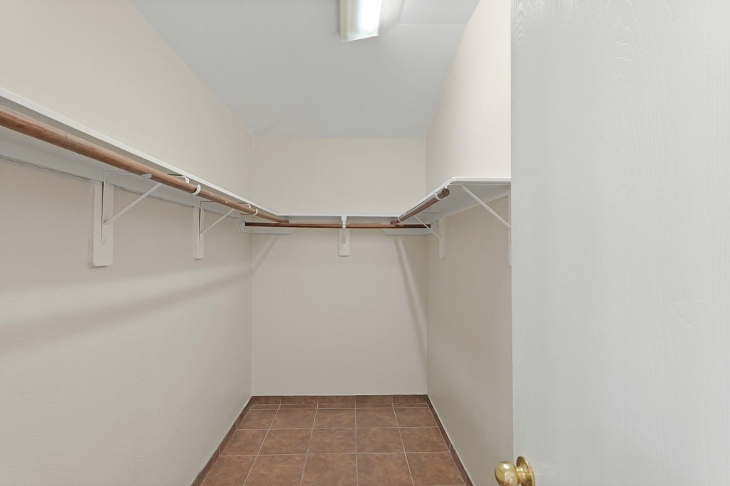 1907 Wooded Acres Drive - Photo 11