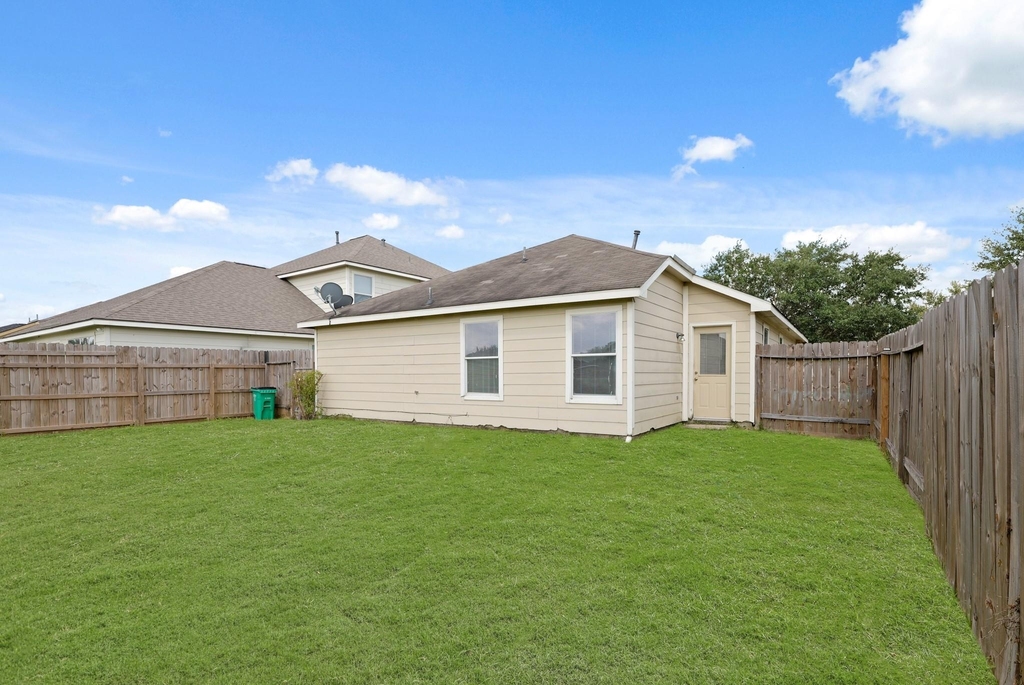 1907 Wooded Acres Drive - Photo 16