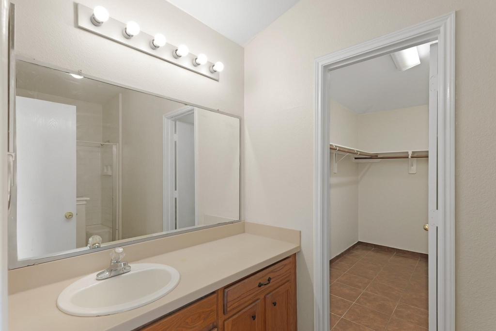 1907 Wooded Acres Drive - Photo 10