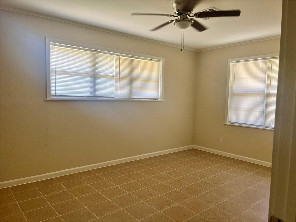122 22nd Avenue N - Photo 9