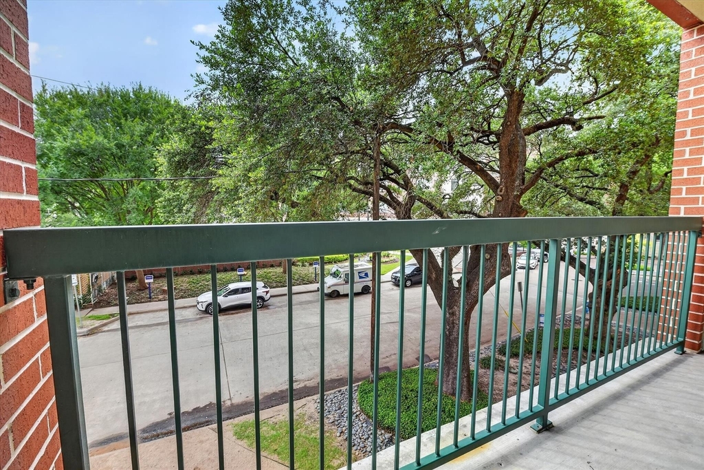 300 St Joseph Parkway - Photo 15