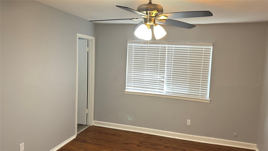 7925 Grove Ridge Drive - Photo 21