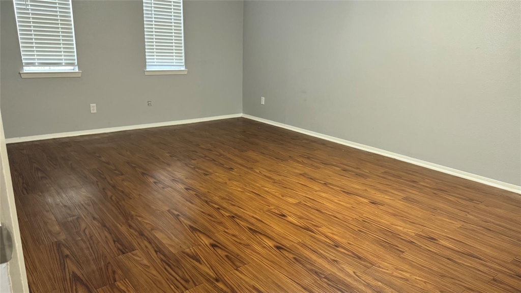 7925 Grove Ridge Drive - Photo 17