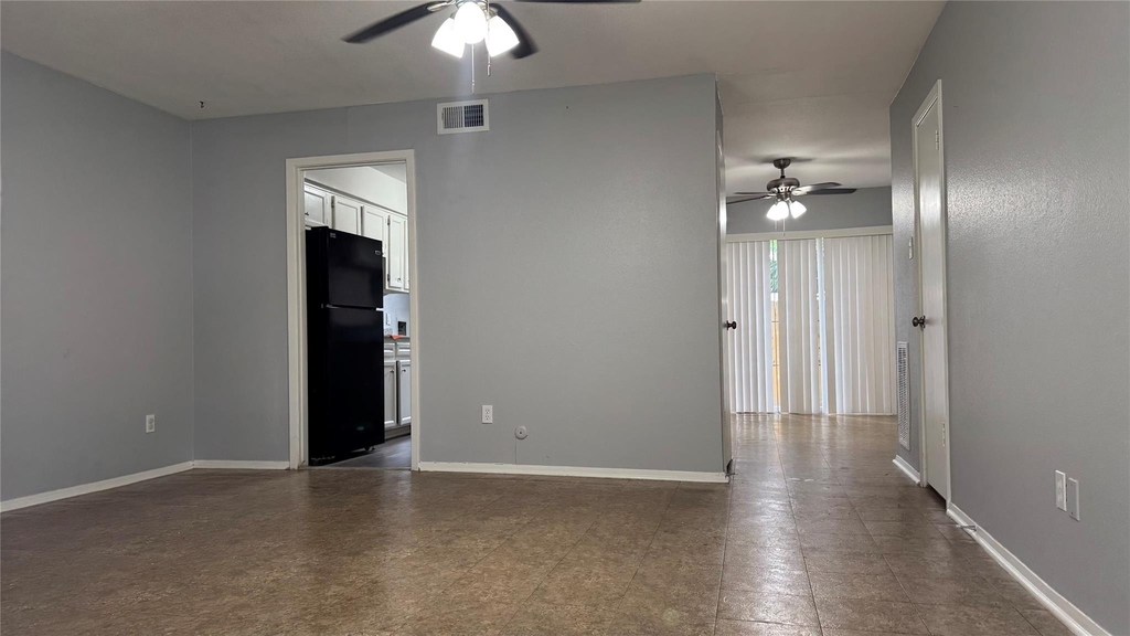 7925 Grove Ridge Drive - Photo 12