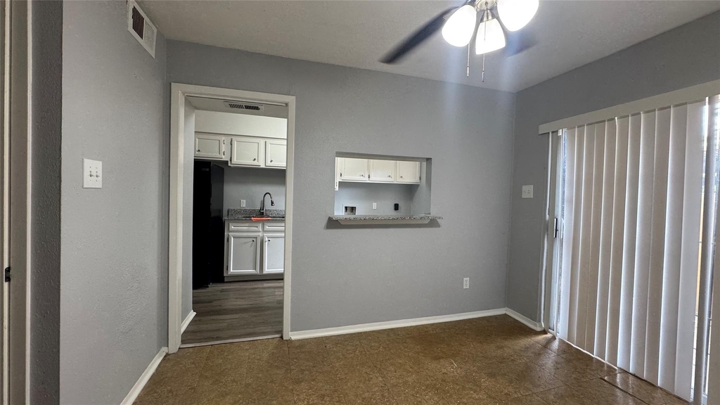 7925 Grove Ridge Drive - Photo 3