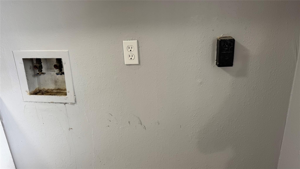 7925 Grove Ridge Drive - Photo 9