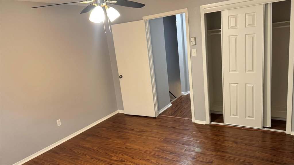 7925 Grove Ridge Drive - Photo 15