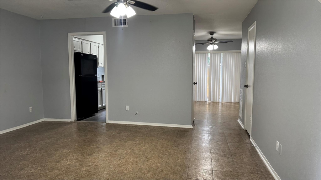 7925 Grove Ridge Drive - Photo 11
