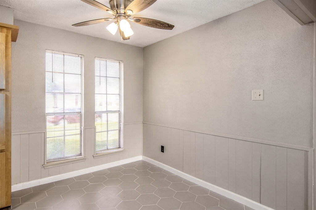 4305 Fairway Street - Photo 5