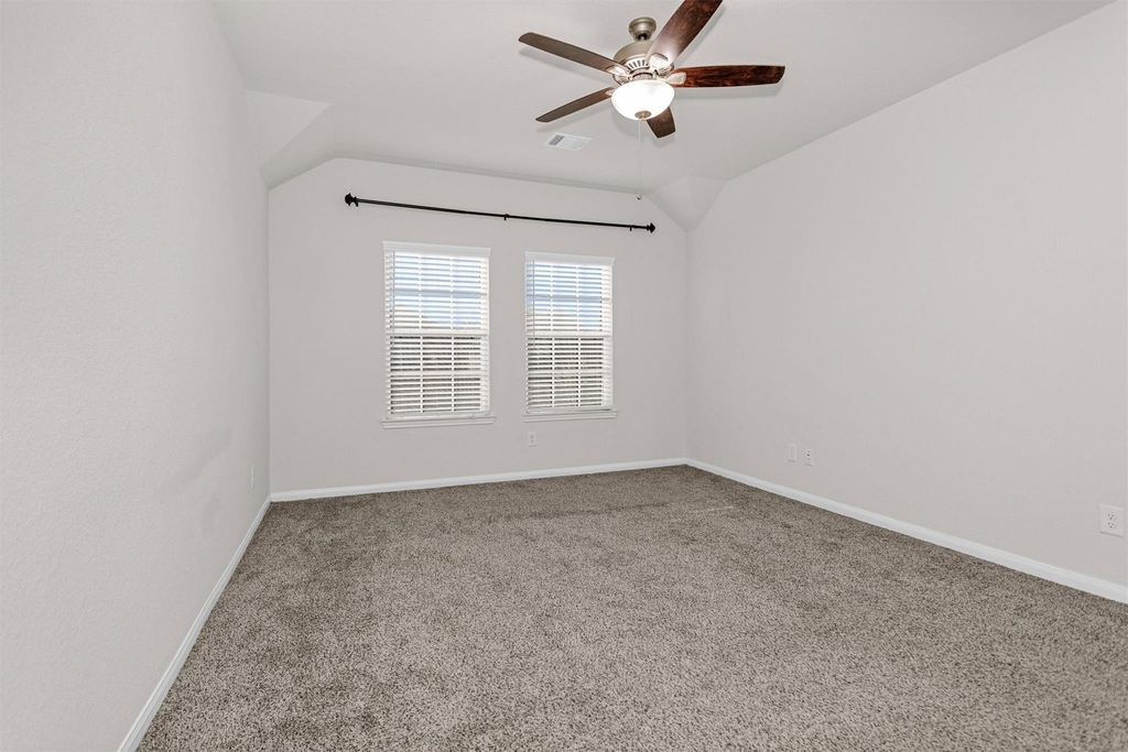 17423 Desmond Street - Photo 16