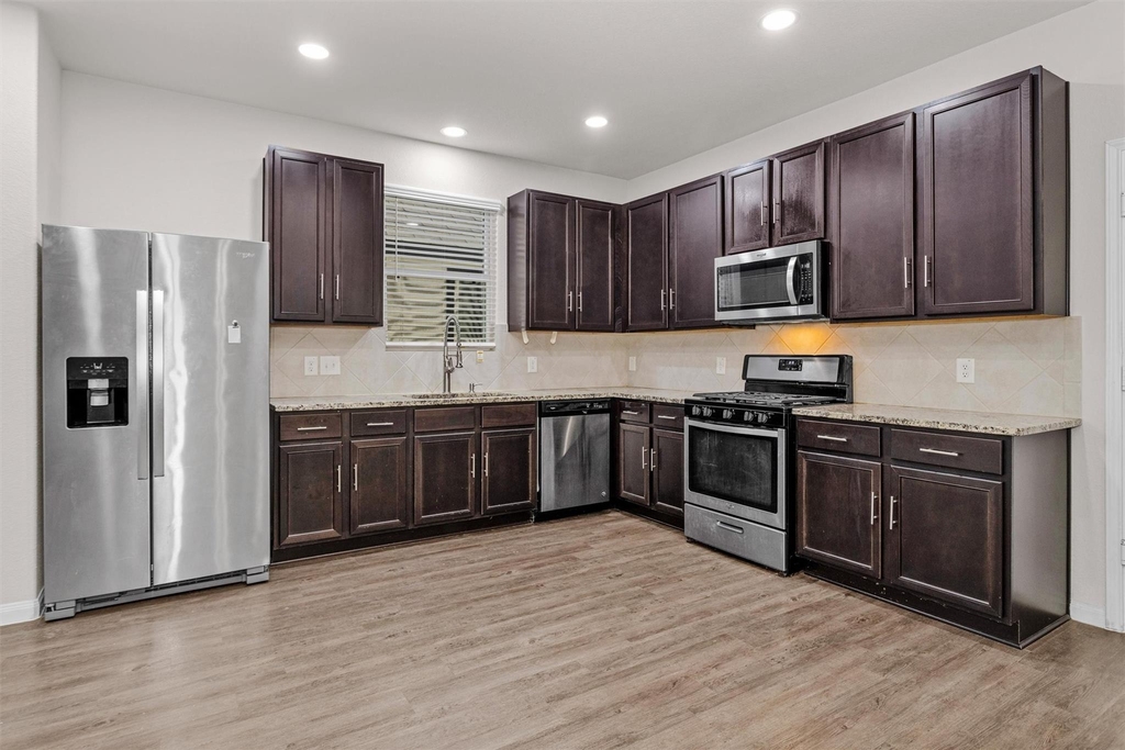 17423 Desmond Street - Photo 8