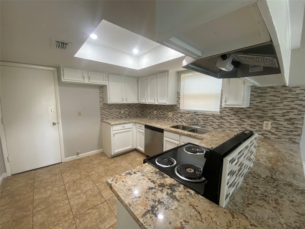 1330 Somercotes Lane - Photo 5
