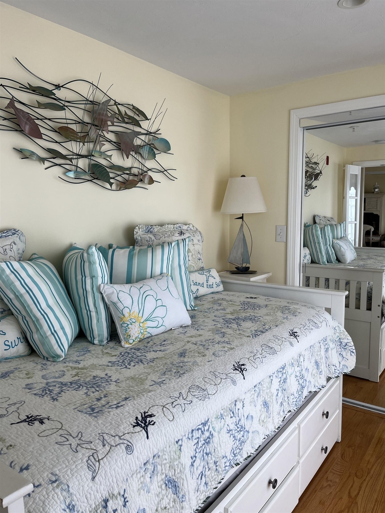 116 Central - Photo 13