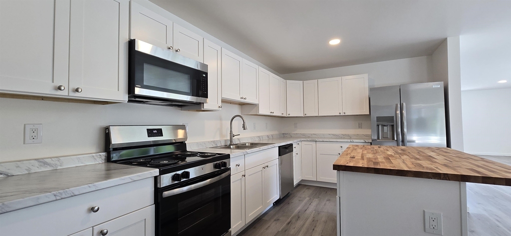 1578 Dover - Photo 0