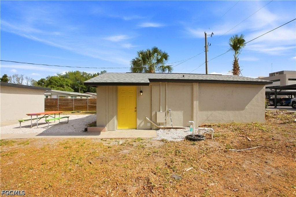 1640 Daniels Drive - Photo 3