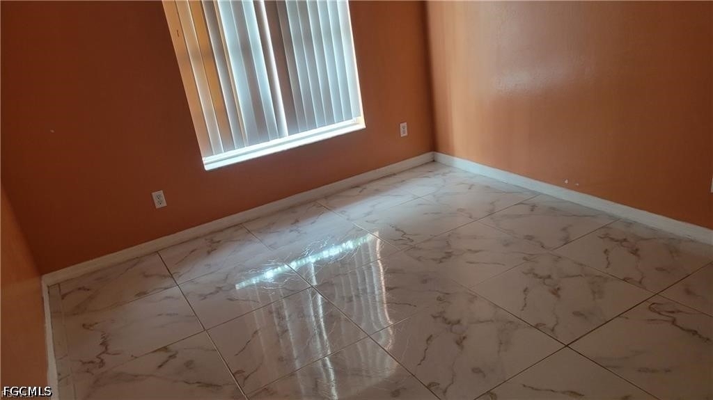 3217 10th Street Sw - Photo 2