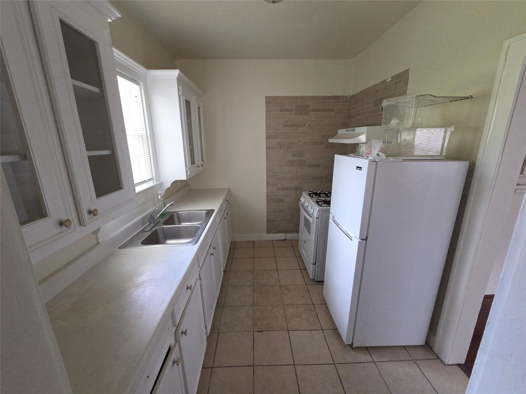 2805 Cleburne Street - Photo 3