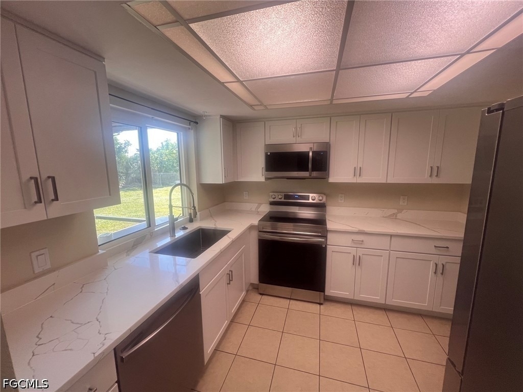 1015 Se 25th Terrace - Photo 1