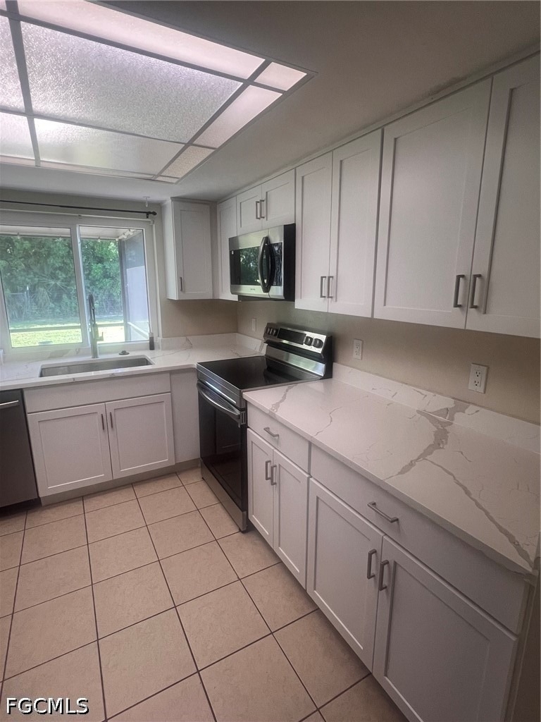 1015 Se 25th Terrace - Photo 2