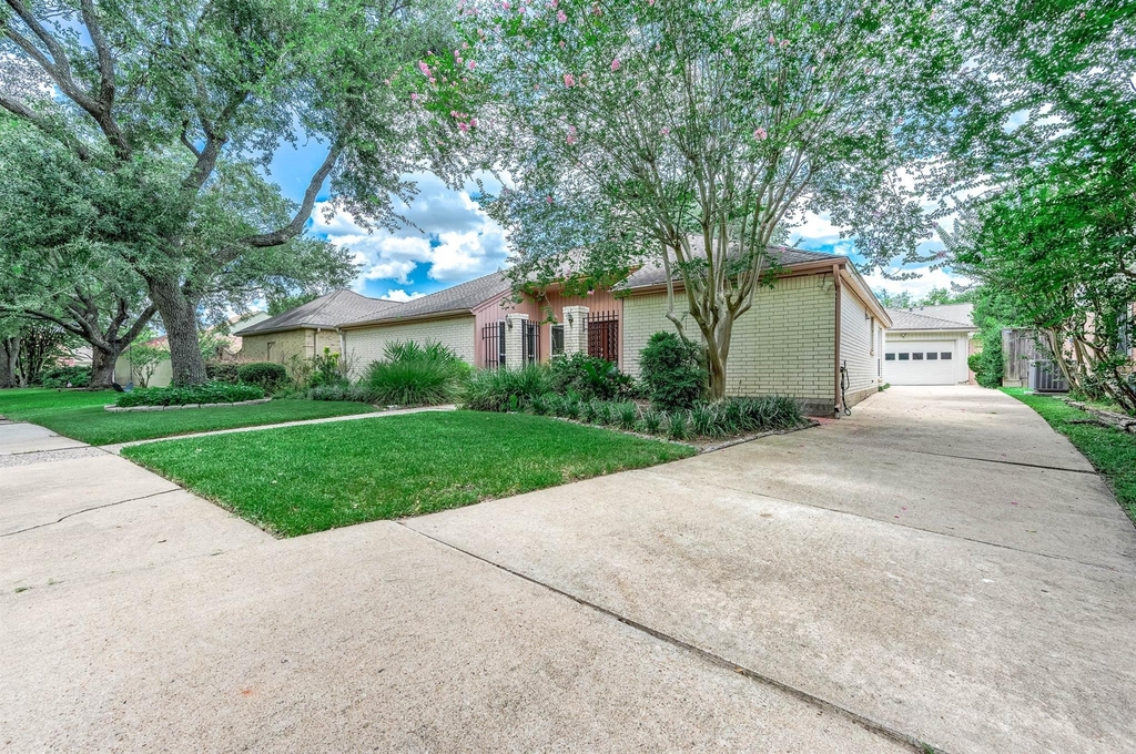 12302 Piping Rock Drive - Photo 2
