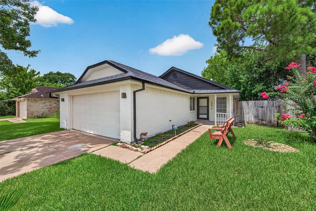 10814 Parkland Woods Drive - Photo 1
