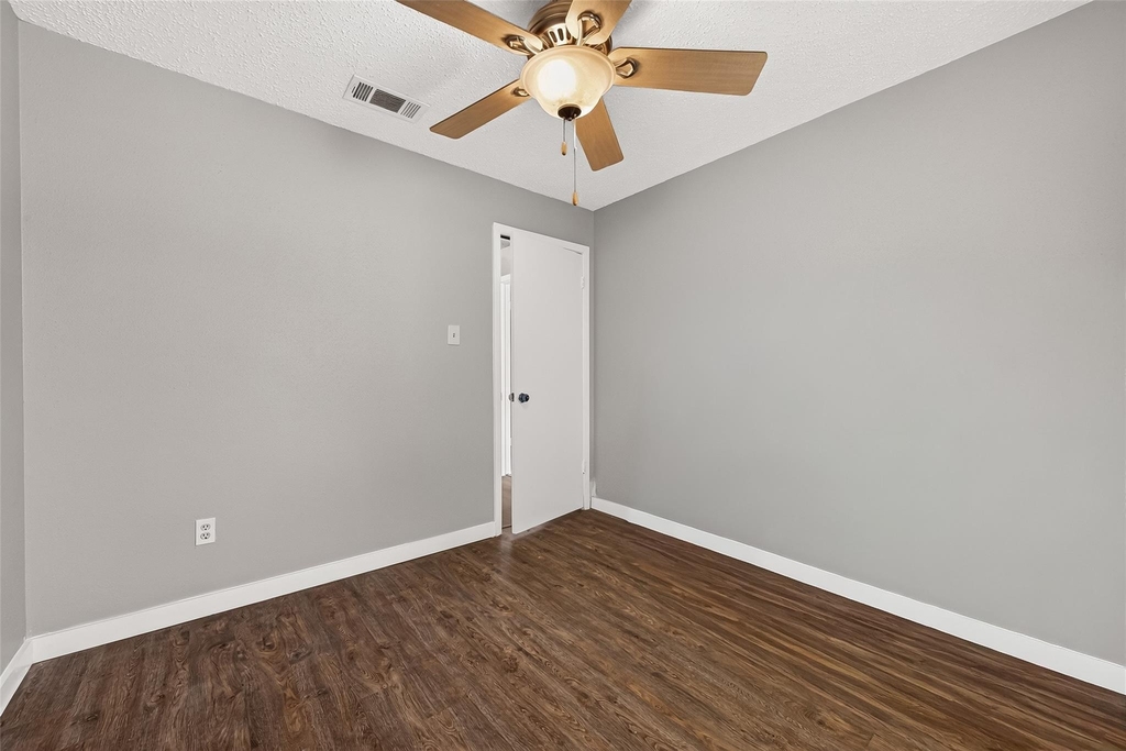 10814 Parkland Woods Drive - Photo 18