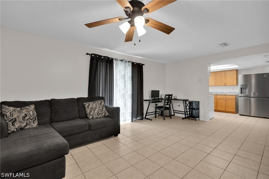 423 Se 24th Avenue - Photo 3