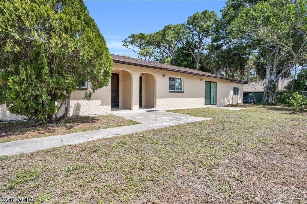 423 Se 24th Avenue - Photo 0