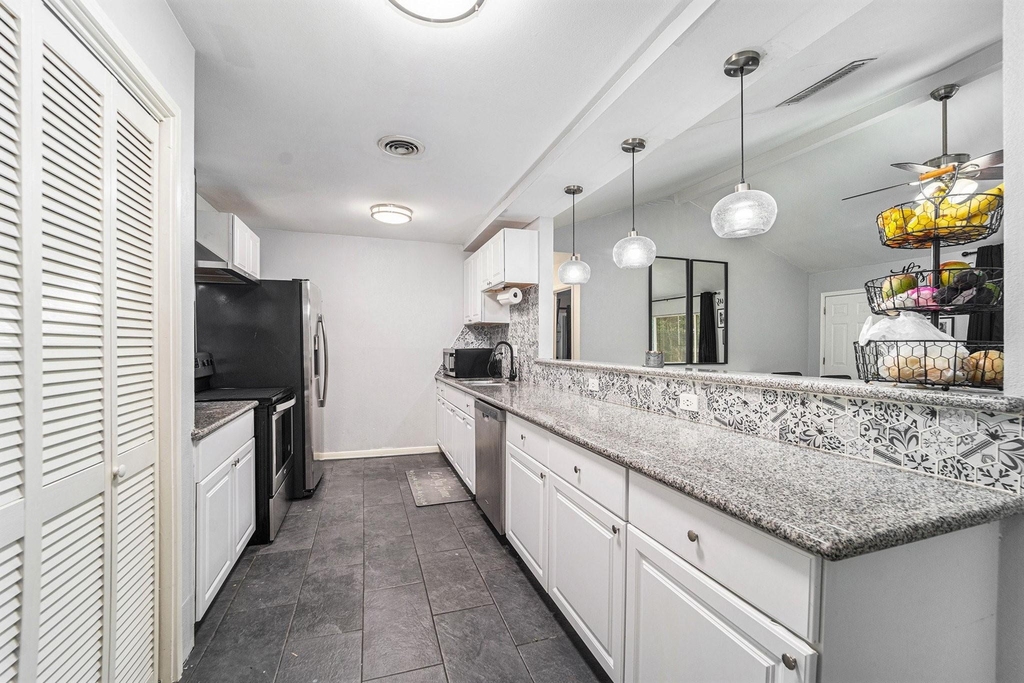 12215 Hillcroft Street - Photo 10