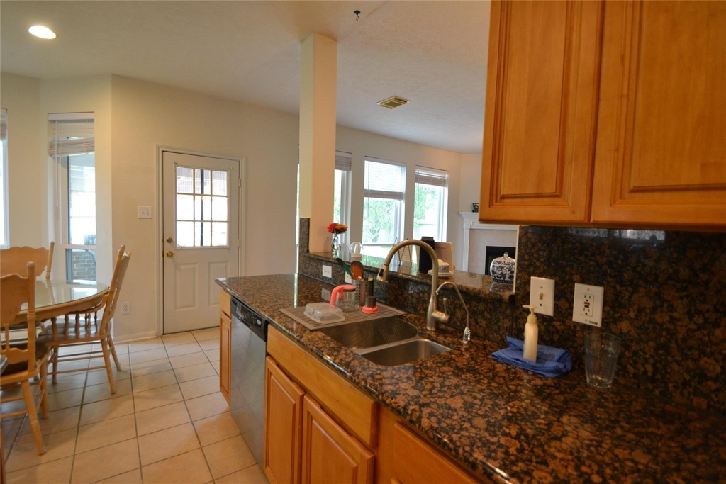 12110 Laurel Court - Photo 10