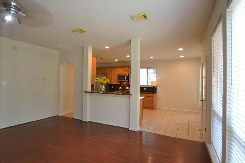 12110 Laurel Court - Photo 3