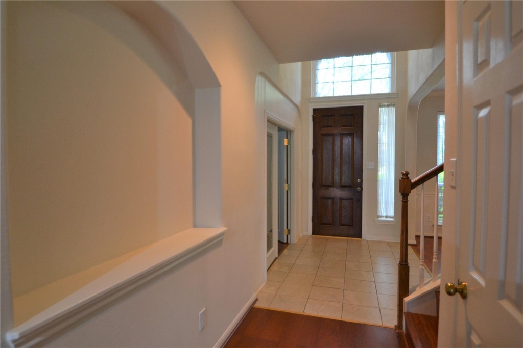 12110 Laurel Court - Photo 6