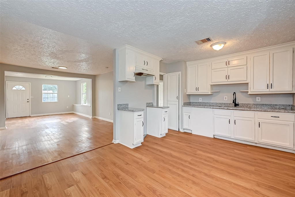 7946 Jutland Road - Photo 4