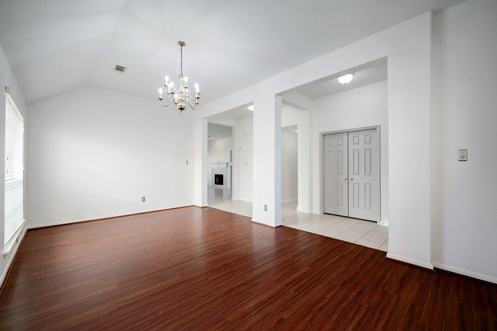17407 Winfield Square - Photo 4