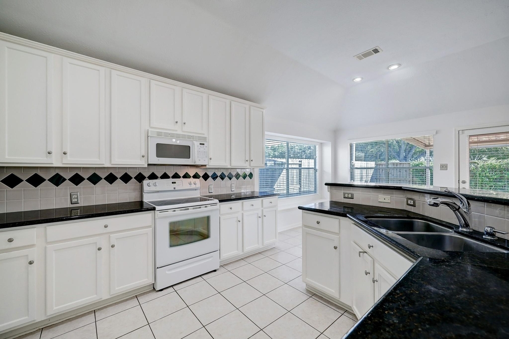 17407 Winfield Square - Photo 10