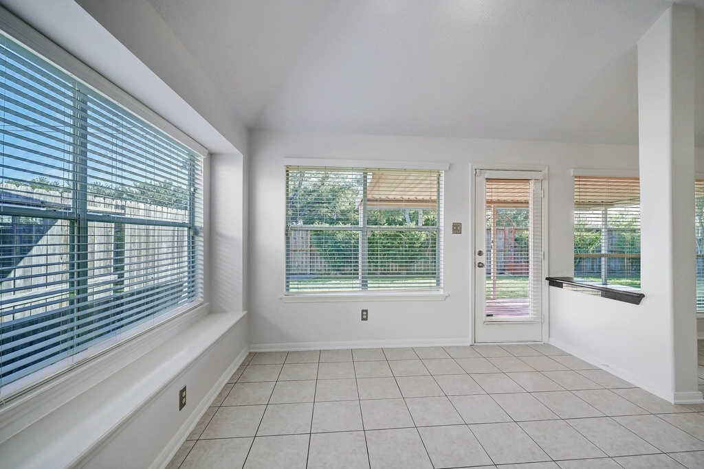 17407 Winfield Square - Photo 13