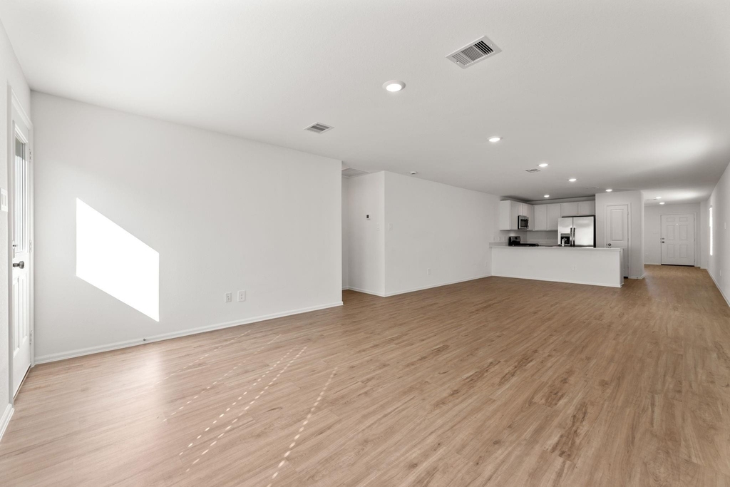 17747 Pemswood Drive - Photo 2