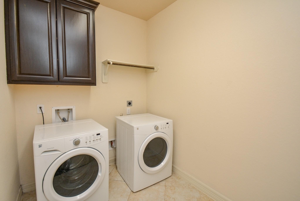 23610 Esperia Street - Photo 31